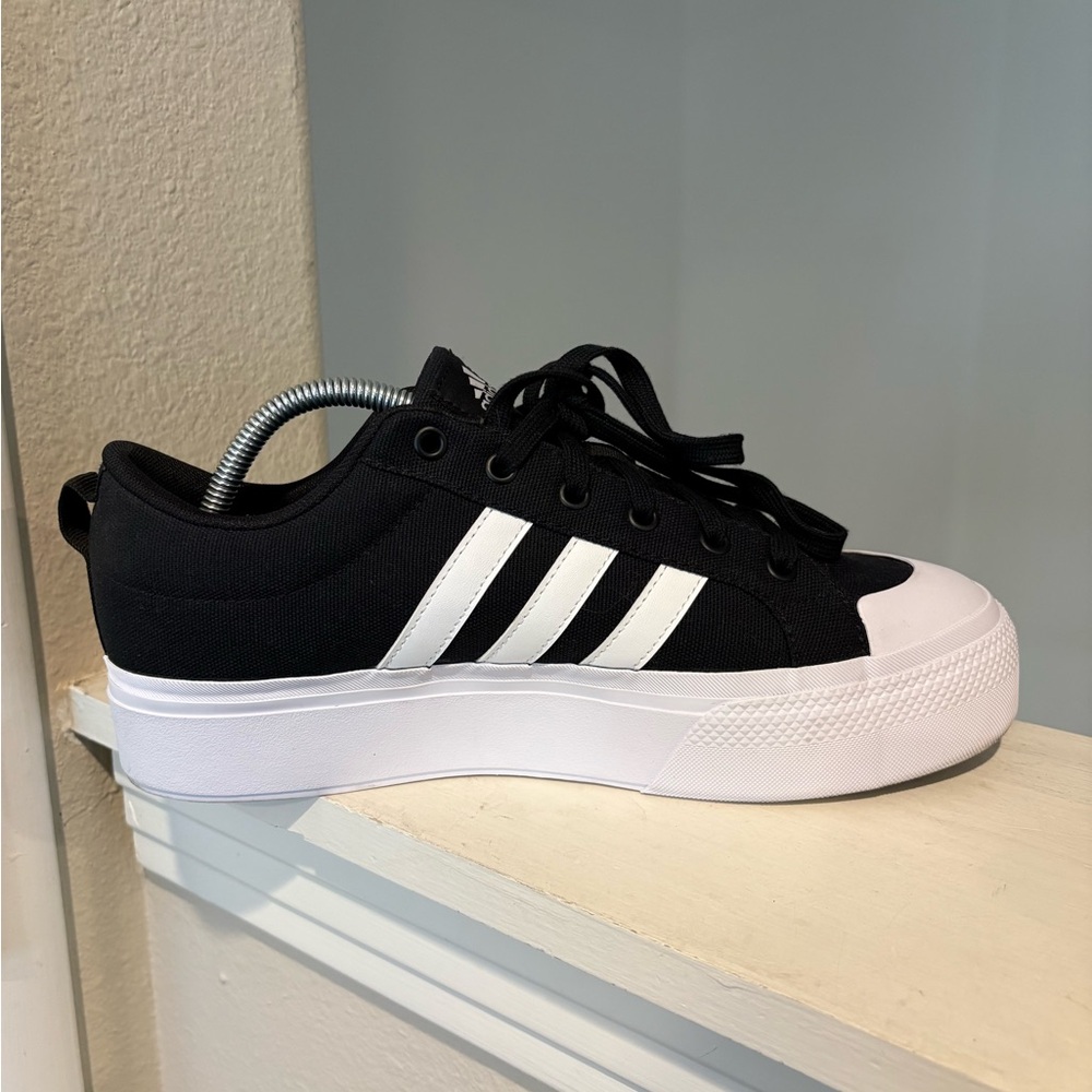 Adidas Bravada 2.0 Black/White Womens U.S Size 10.5  IE2310 - Picture 5 of 9